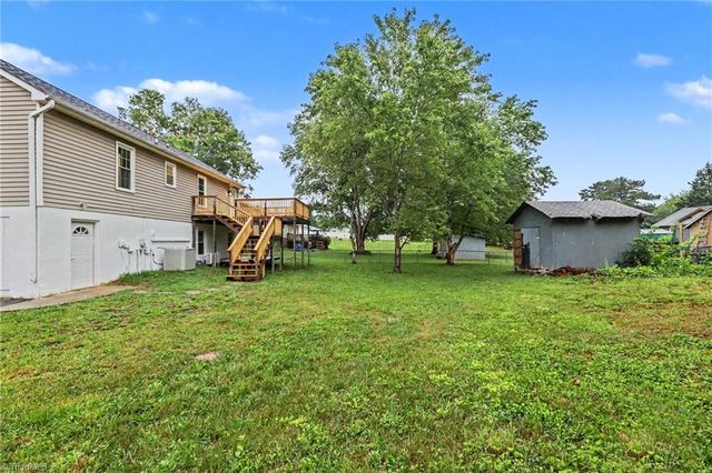 1960 Old Hollow Road, Walkertown, NC 27051