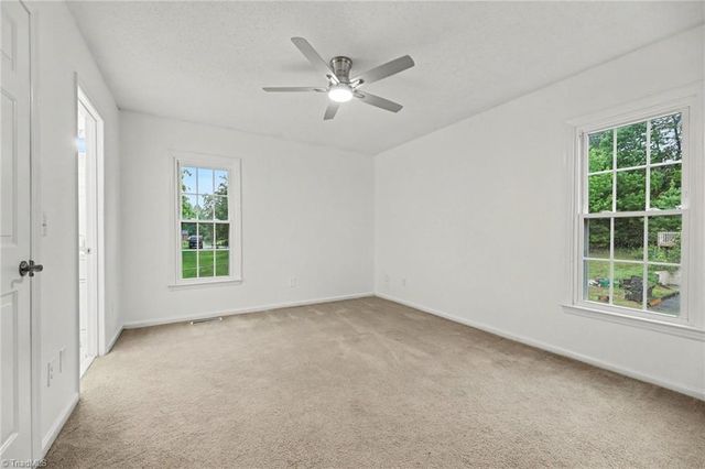 1960 Old Hollow Road, Walkertown, NC 27051