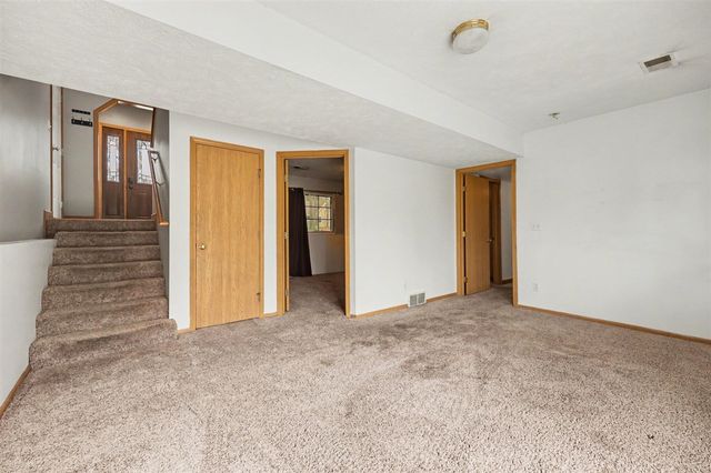 8433 Cochise Drive, Howard City, MI 49329