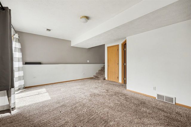 8433 Cochise Drive, Howard City, MI 49329