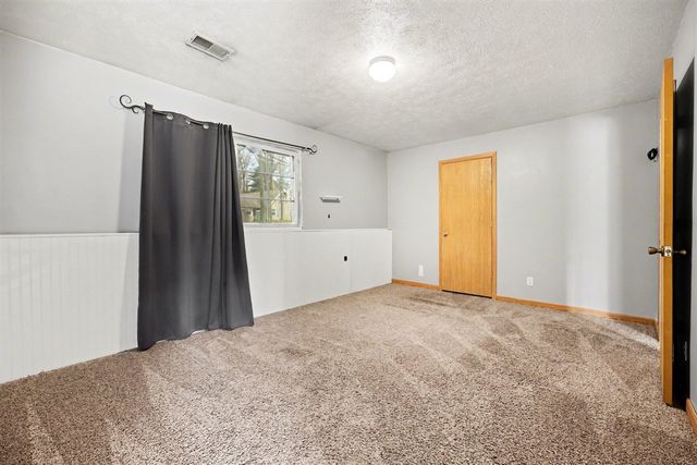 8433 Cochise Drive, Howard City, MI 49329