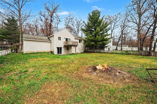 8433 Cochise Drive, Howard City, MI 49329