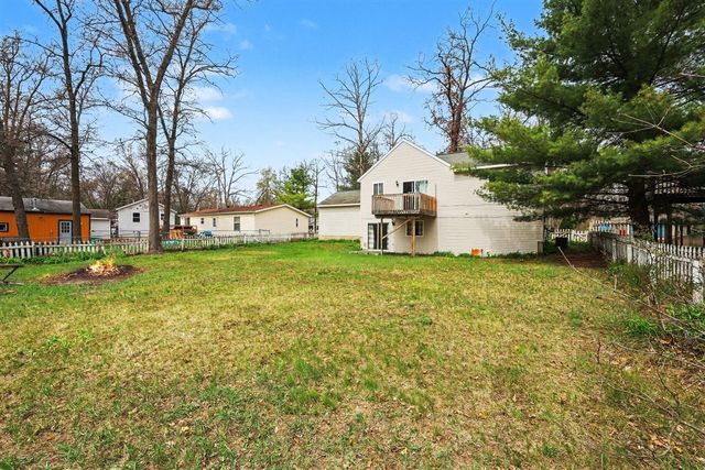 8433 Cochise Drive, Howard City, MI 49329