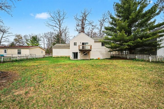 8433 Cochise Drive, Howard City, MI 49329