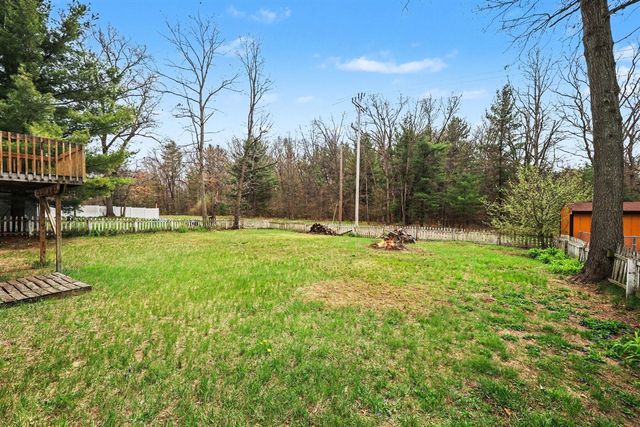 8433 Cochise Drive, Howard City, MI 49329