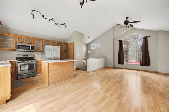 8433 Cochise Drive, Howard City, MI 49329