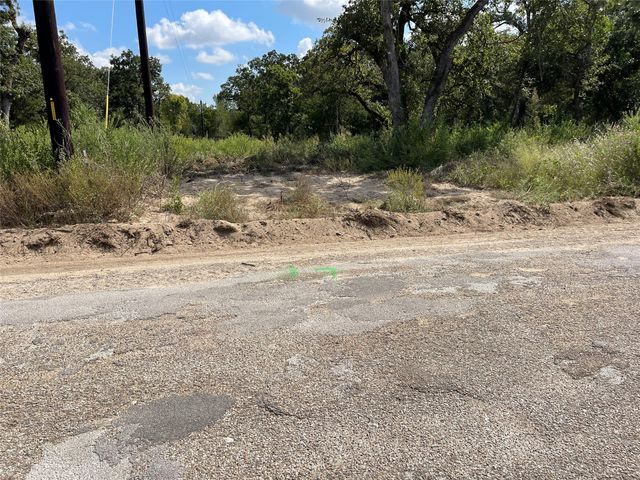495 Cypress Trail LOOP, Rockdale, TX 76567