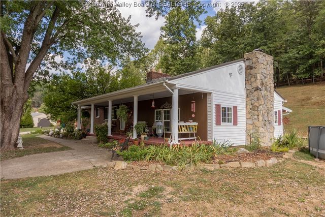 1288 Rocky Step Road, Scott Depot, WV 25560