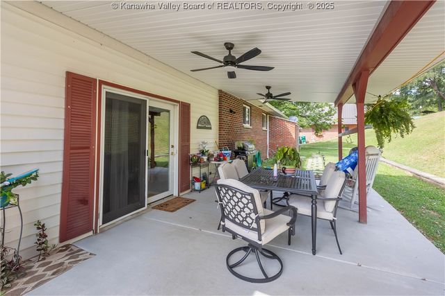 1288 Rocky Step Road, Scott Depot, WV 25560