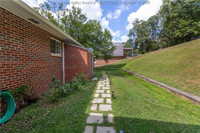 1288 Rocky Step Road, Scott Depot, WV 25560