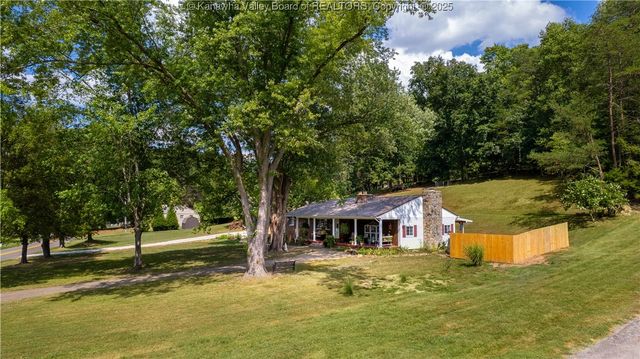 1288 Rocky Step Road, Scott Depot, WV 25560