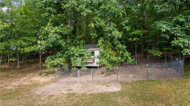 1288 Rocky Step Road, Scott Depot, WV 25560