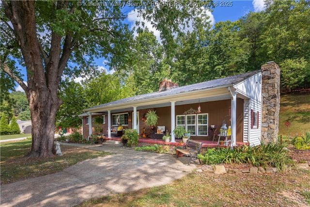 1288 Rocky Step Road, Scott Depot, WV 25560