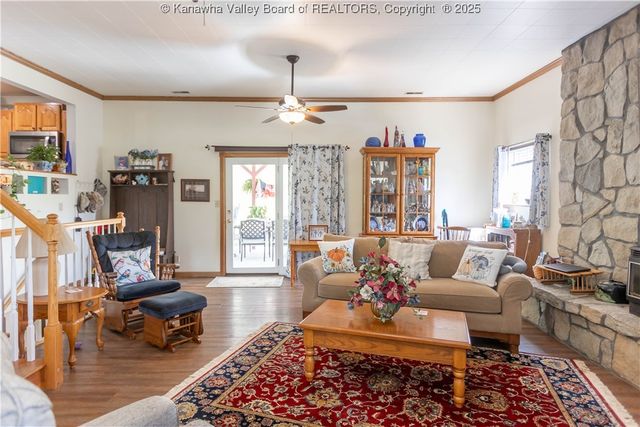 1288 Rocky Step Road, Scott Depot, WV 25560