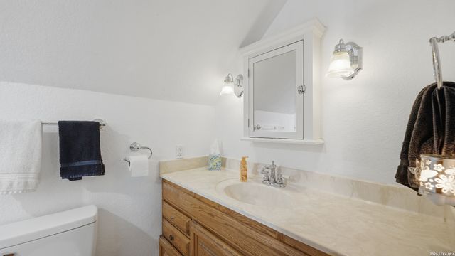 828 Shady Grove, Adkins, TX 78101