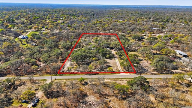 828 Shady Grove, Adkins, TX 78101