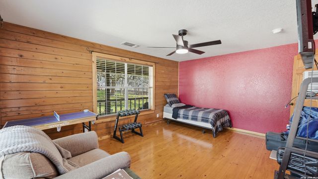 828 Shady Grove, Adkins, TX 78101