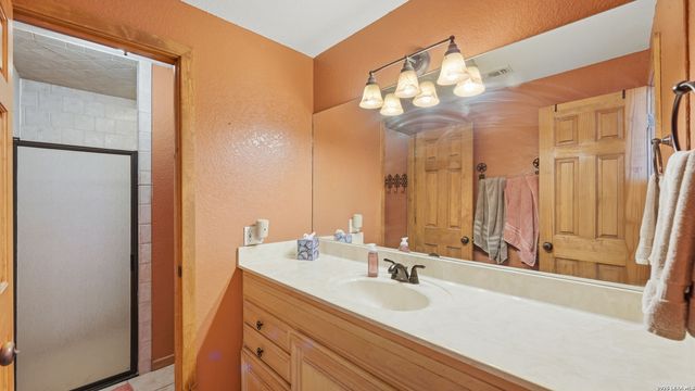 828 Shady Grove, Adkins, TX 78101