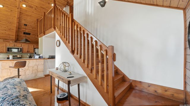 828 Shady Grove, Adkins, TX 78101