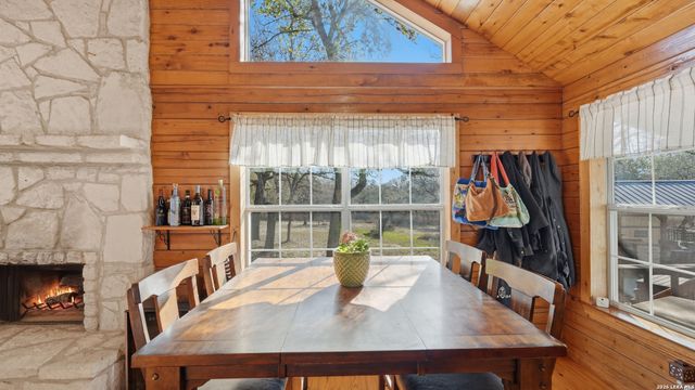 828 Shady Grove, Adkins, TX 78101