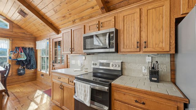 828 Shady Grove, Adkins, TX 78101