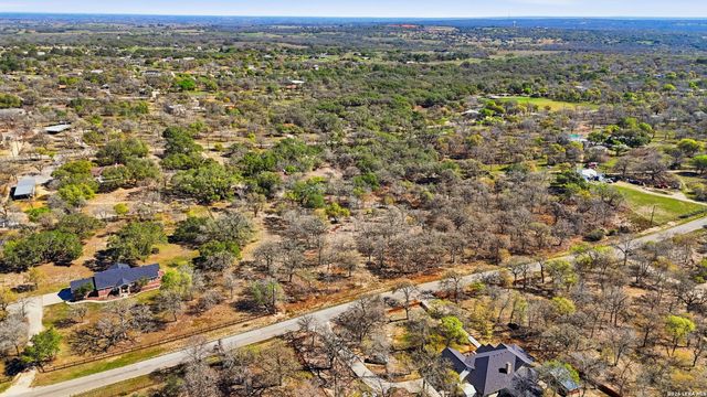 828 Shady Grove, Adkins, TX 78101