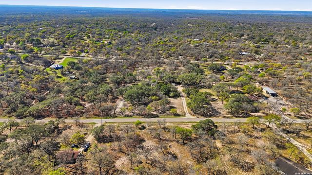 828 Shady Grove, Adkins, TX 78101
