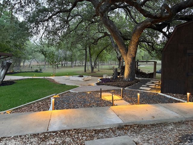828 Shady Grove, Adkins, TX 78101