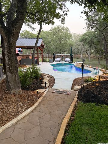 828 Shady Grove, Adkins, TX 78101