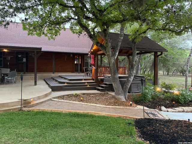 828 Shady Grove, Adkins, TX 78101