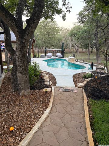828 Shady Grove, Adkins, TX 78101