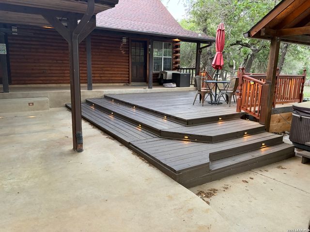 828 Shady Grove, Adkins, TX 78101