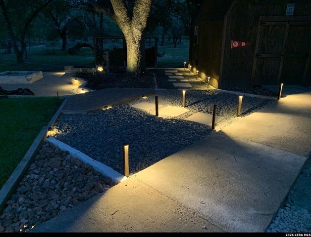 828 Shady Grove, Adkins, TX 78101