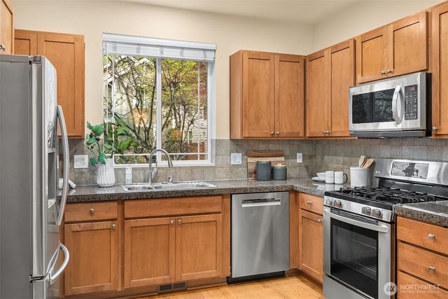 8205 233rd Place NE, Redmond, WA 98053