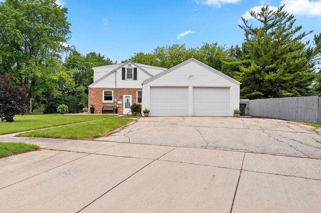 811 JORDAN ROAD, De Pere, WI 54115