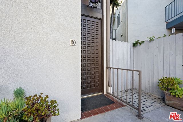 5951 Canterbury Drive 20, Culver City, CA 90230