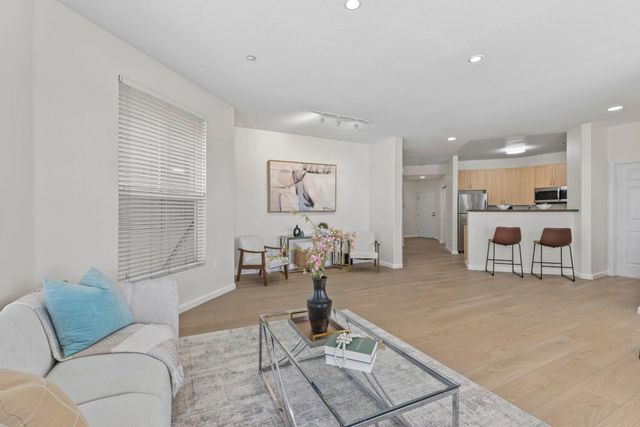 1121 40th Street 1301, Emeryville, CA 94608