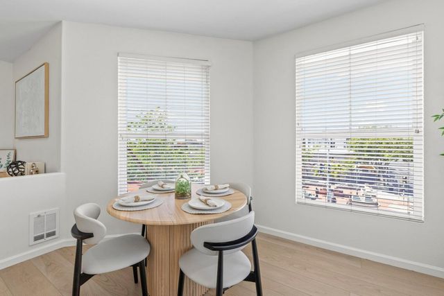 1121 40th Street 1301, Emeryville, CA 94608