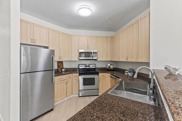 1121 40th Street 1301, Emeryville, CA 94608