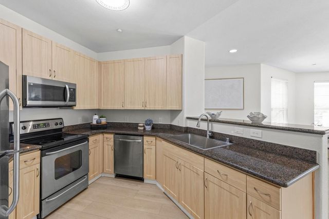1121 40th Street 1301, Emeryville, CA 94608