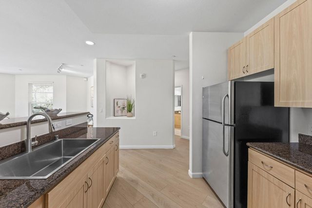 1121 40th Street 1301, Emeryville, CA 94608