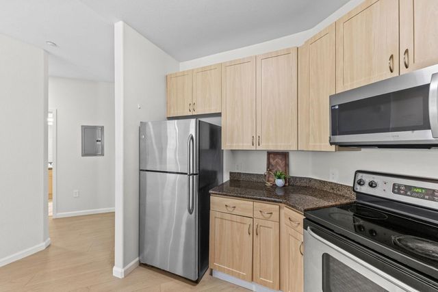 1121 40th Street 1301, Emeryville, CA 94608