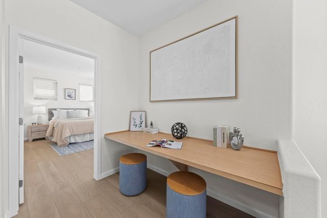 1121 40th Street 1301, Emeryville, CA 94608