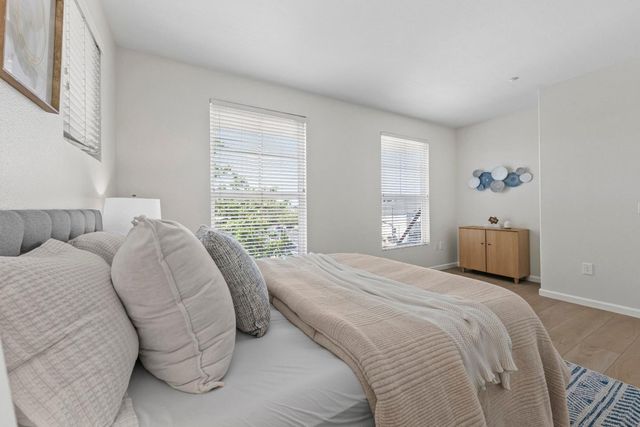 1121 40th Street 1301, Emeryville, CA 94608