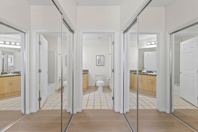 1121 40th Street 1301, Emeryville, CA 94608