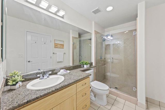 1121 40th Street 1301, Emeryville, CA 94608