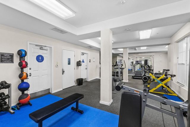 1121 40th Street 1301, Emeryville, CA 94608