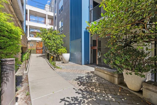 1121 40th Street 1301, Emeryville, CA 94608