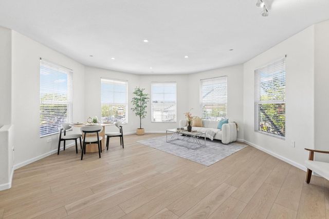1121 40th Street 1301, Emeryville, CA 94608