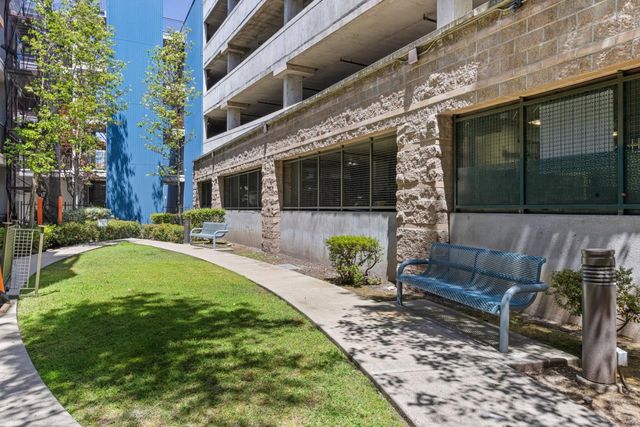 1121 40th Street 1301, Emeryville, CA 94608